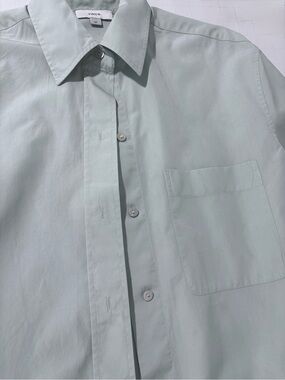 Vince Women’s Pastel Green Cotton Shirt with Beautiful Shell Buttons for Summer!